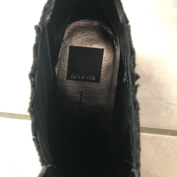 NEW Dolce Vita Textured Ankle Pointed Toe Booties - Picture 5 of 8